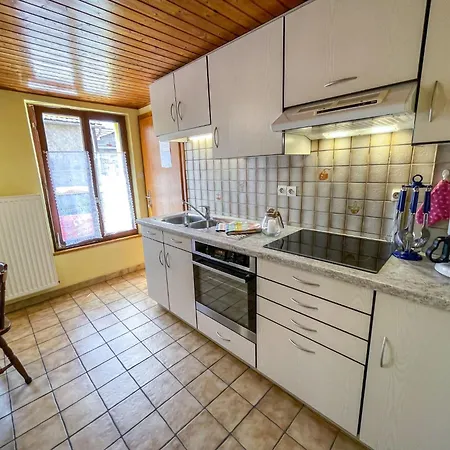 شقة Jaune Et Rose-4 By Interhome