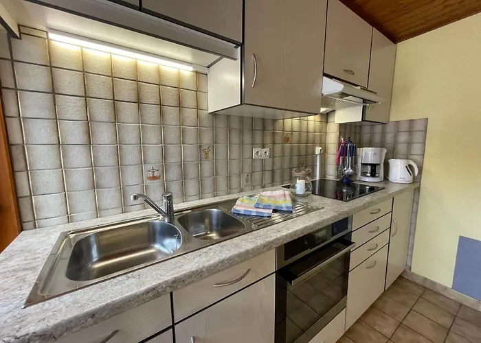 Jaune Et Rose-4 By Interhome Apartament